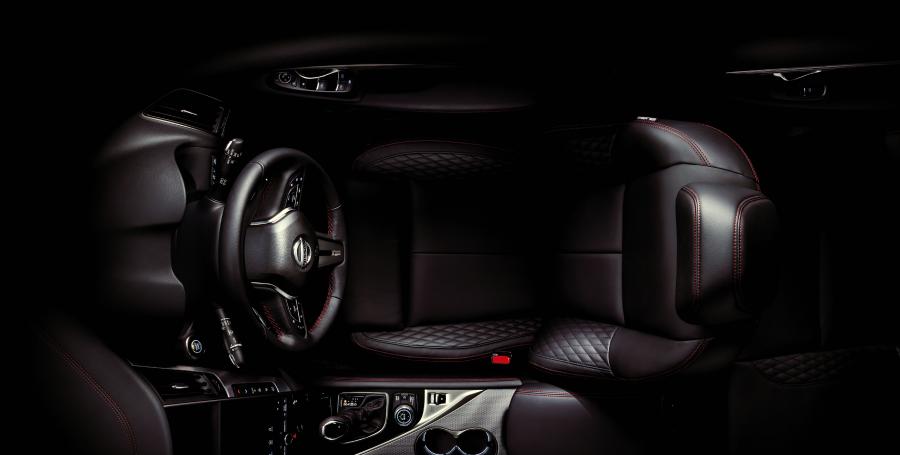 Интерьер Nissan Skyline 400R (V37) 2019 года  (JP) (фото 3 из 9)